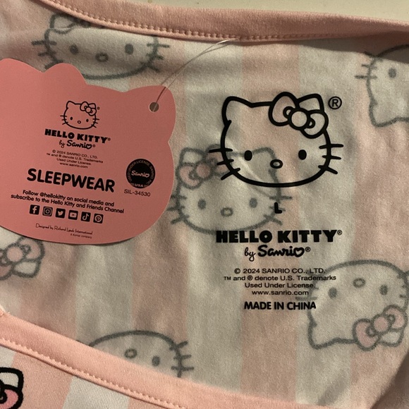 Hello Kitty nightgown - Picture 3 of 4